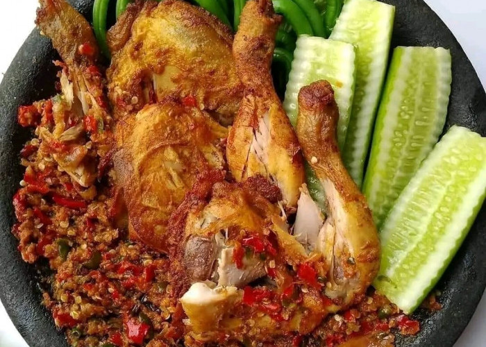 Resep Ayam Gepuk Pedas Gurih, Sajian Rumahan yang Menggugah Selera