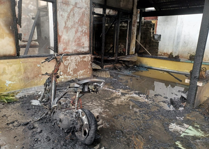 1 Unit Rumah dan Motor Milik Guru di Bengkulu Utara Ludes Terbakar
