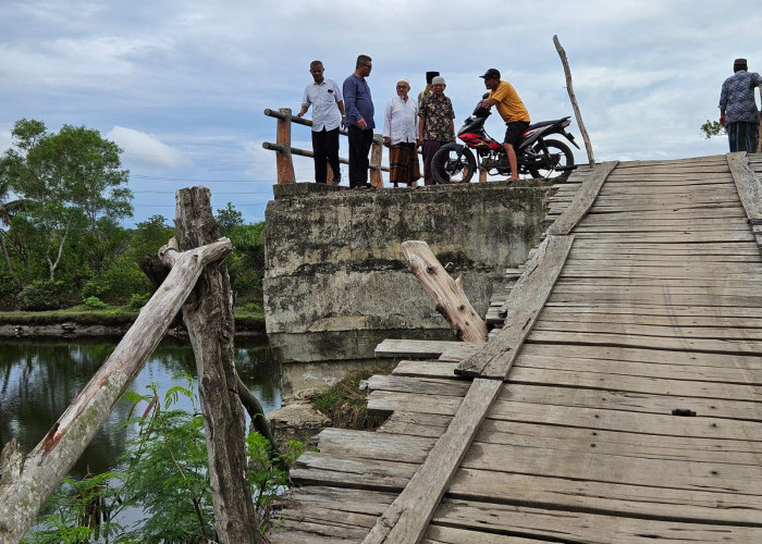 Janji Sukatno: Perbaiki Jembatan Teluk Sepang yang Memprihatinkan