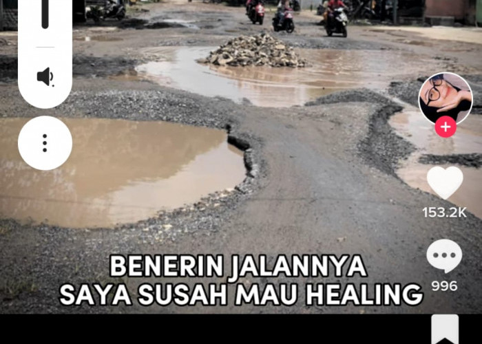 Warga Kompak Viralkan Jalan Rusak Parah di Lampung, Netizen Mengaku Baru Tahu