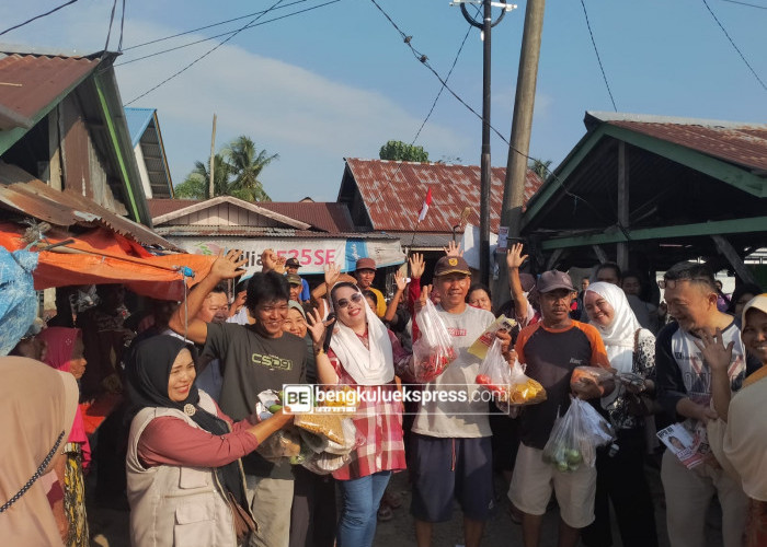 Dua Pasar di Bengkulu Selatan Dibuat Heboh Oleh Apt Destita Khairilisani