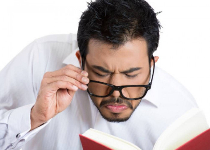 Hindari 3 Kebiasaan Ini Jika Tidak Ingin Alami Masalah Kesehatan Mata, Rabun Dekat 