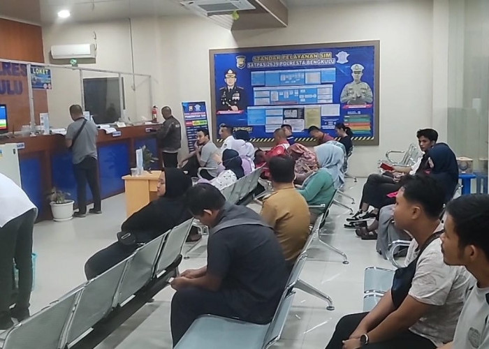 Pelajar Antusias Ikut Program SIM Gratis dari Polresta Bengkulu 