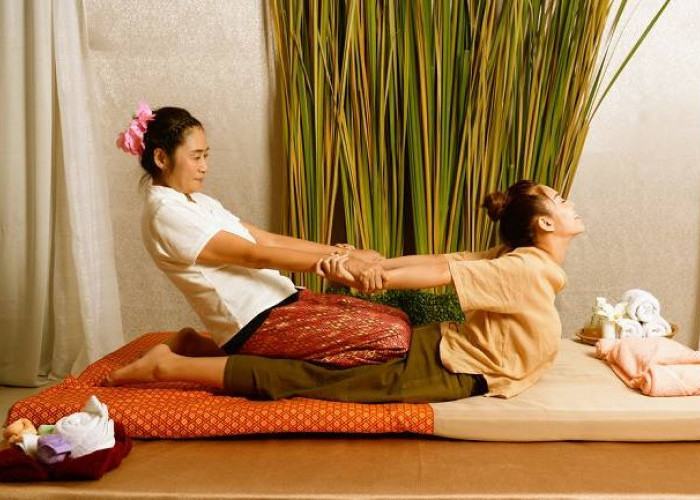 Bikin Tubuh Segar! Manfaat Thai Massage yang Sayang untuk Dilewatkan