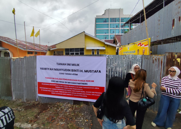 Sengketa Lahan, Kantor DPD Golkar Kota Bengkulu Disegel Ahli Waris Pakai Pagar Seng