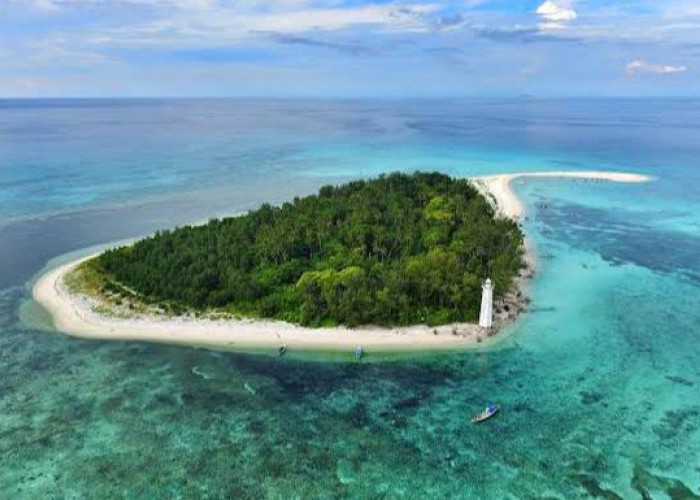 Keindahan Alam Pulau Lanjungkang, Pantai Paling Indah di Kepulauan Spermonde Sulawesi Selatan