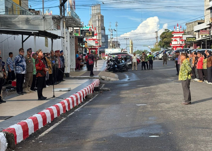Dukung Pedagang, Dedy Wahyudi Wajibkan ASN Berbelanja di Pasar Rakyat