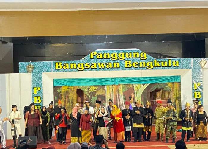 Perankan Nyai Dieng dan Pati Setyanegara, Senator Destita dan Bupati Tedy Pukau Penonton Taman Budaya Bengkulu