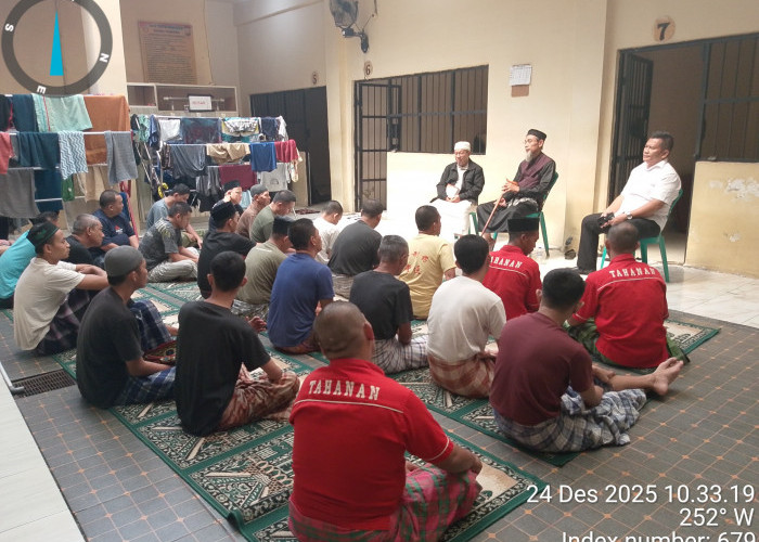 Sentuhan Humanis, Polda Bengkulu Siram Rohani Para Tahanan Jelang Akhir Tahun