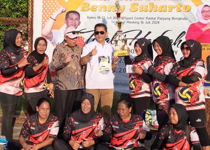 Benny Suharto Gelar Turnamen Voley Bagi Kaum Ibu di Kota Bengkulu