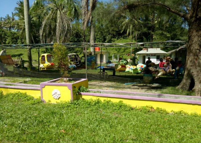 Kunjungan Wisata Pantai Pasar Bawah Menurun, Fasilitas Jadi Sorotan