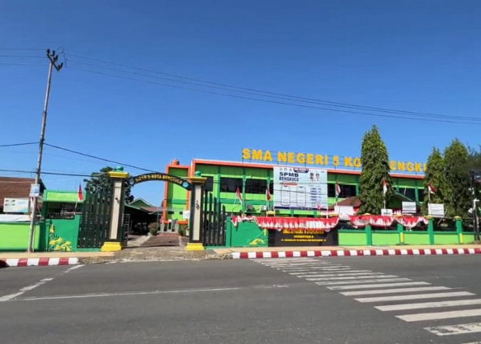 Siswa SMA N 5 Kota Bengkulu yang Dikeluarkan Masih Bersekolah 