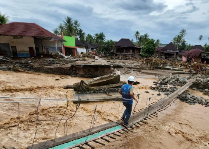 Gerak Cepat, PLN Tuntaskan 100% Penormalan Jaringan Listrik Akibat Banjir Bandang di Lahat dan Sekitarnya