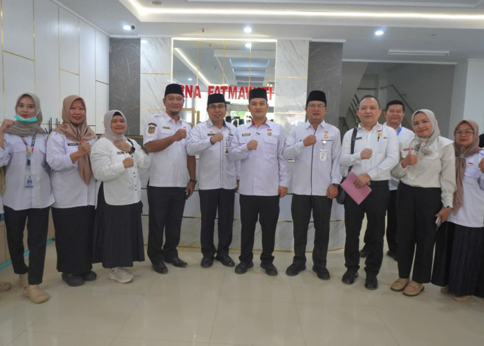 Sekdaprov Bengkulu Sidak RSUD M. Yunus, Soroti Layanan Padat dan Kebersihan Rumah Sakit