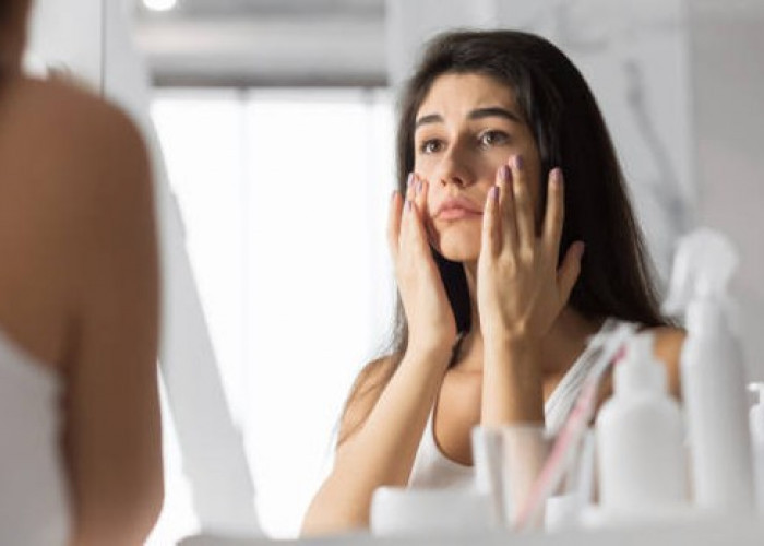 5 Cara Ampuh Hilangkan Biang Keringat pada Wajah