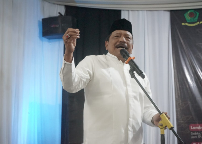 Wagub Mian Hadiri HUT Ke-74 Desa Sumber Bening, Serahkan 150 Paket Sembako dan Bantuan Masjid