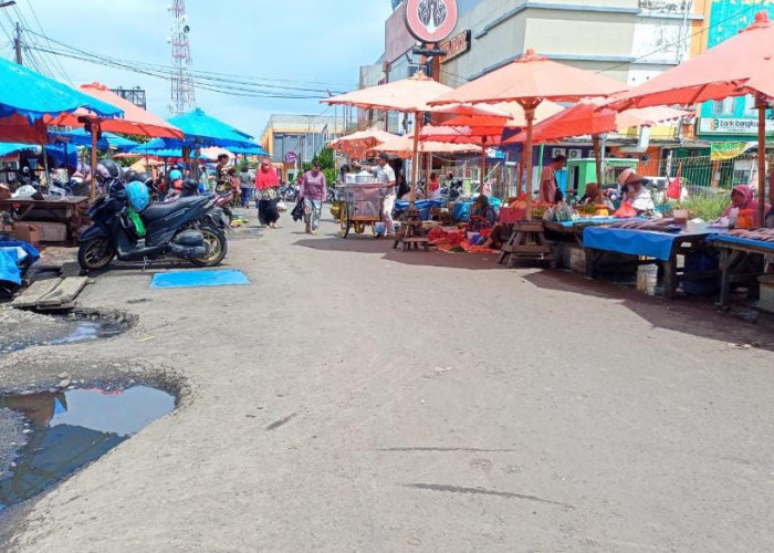 Sterilkan Kawasan Pasar Minggu, PKL Diminta Bongkar Lapak Sendiri