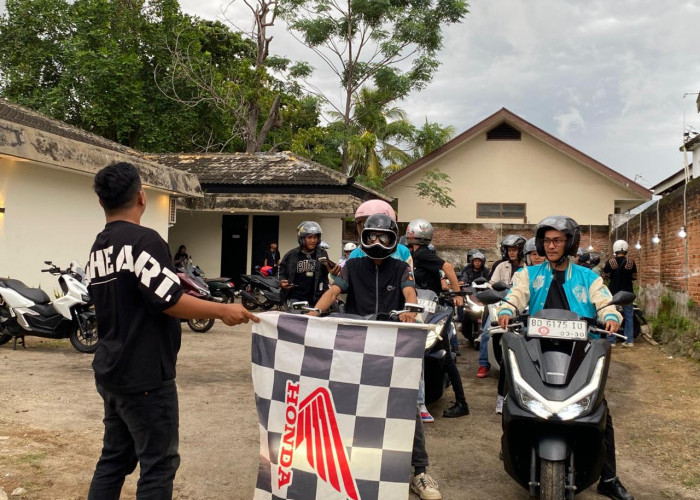 Komunitas Honda PCX 160 Ramaikan Rolling City  'ONE SIXTY CLUB' 