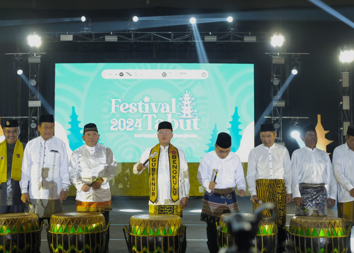 Rohidin Mersyah Resmikan Pembukaan Festival Tabut 2024: Ribuan Warga Bengkulu Hadiri Meraimaikan 