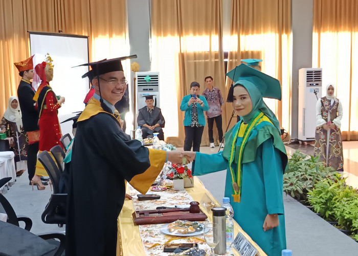 STIKES Tri Mandiri Sakti Bengkulu Wisudakan 296 Lulusan pada Wisuda ke XXI