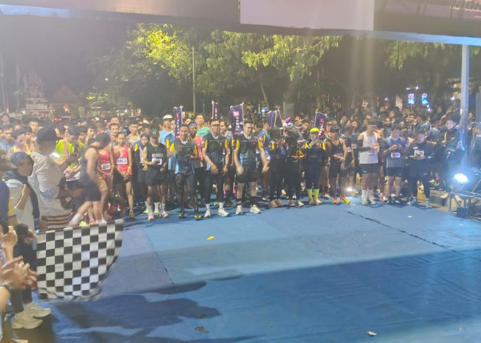 1.031 Peserta Ramaikan Glow Run Night di Bengkulu