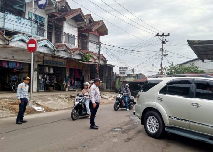 Masih Banyak yang Bingung, Dishub Kota Bengkulu Sosialisasi Jalur One Way di Kawasan Pasar Minggu