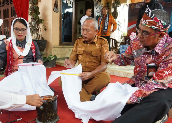 Pemkot Bengkulu Perkuat Pelestarian Kain Besurek dan Dorong Masuk Pasar Internasional