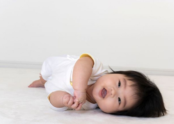 Normalkah Bayi 4 Bulan Belum Bisa Tengkurap?
