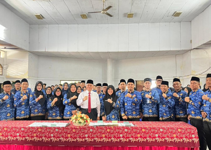 Penandatanganan Perjanjian Kerja DLHK, Asisten II Tegaskan Pentingnya Tanggung Jawab Bersama