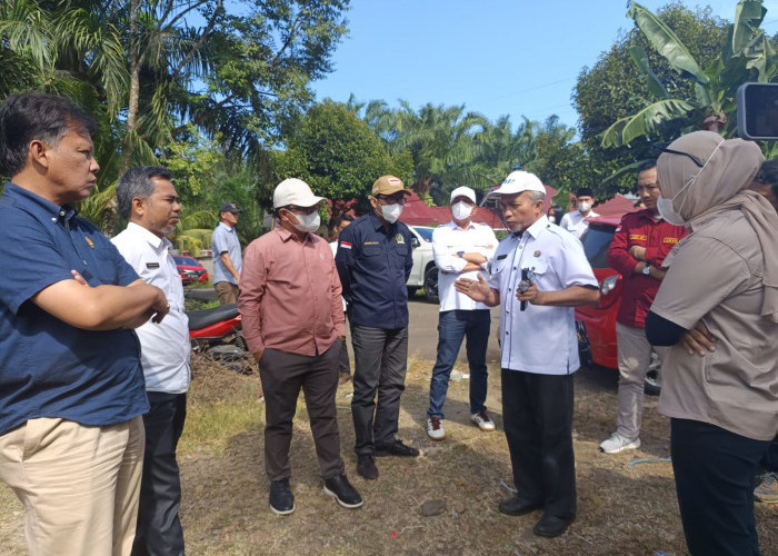Komisi I DPRD Kota Bengkulu Sidak Lokasi Limbah B3 Terbengkalai di Padang Serai