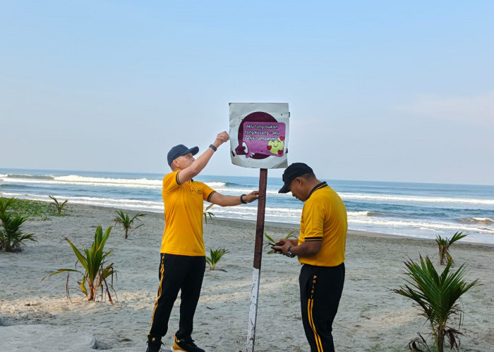 Sambut HUT Bhayangkara ke-80, Polda Bengkulu Gotong Royong Bersihkan Pantai Panjang