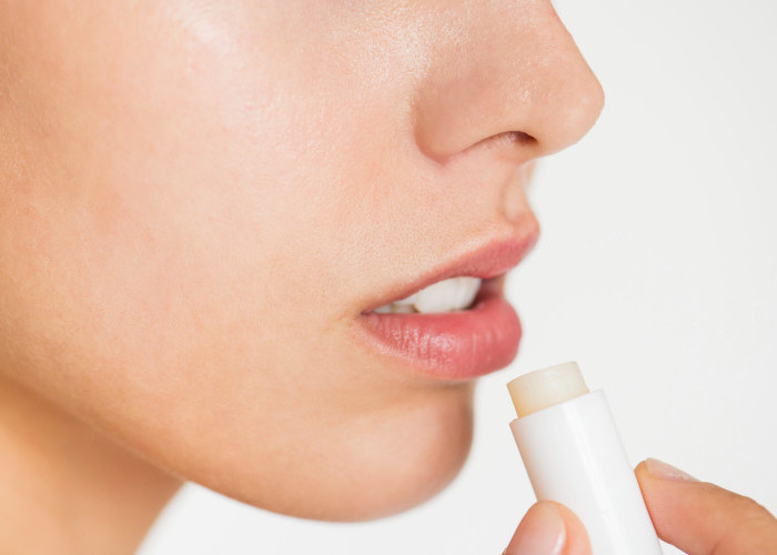 Bibir Kering dan Pecah-Pecah? Ini Tips Perawatan yang Bisa Dicoba