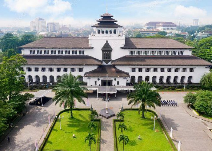 Gedung Sate, Bangunan Bersejarah di Bandung yang Kini Menjadi Kantor Gubernur dan Museum  