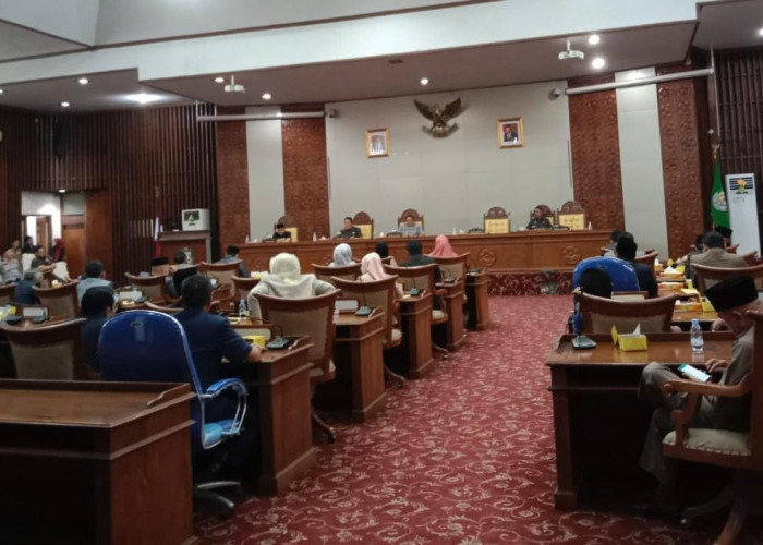 Dugaan Mobilisasi Pelajar dalam HUT Golkar Belum Dijawab, Jawaban Gubernur Atas Pandangan Fraksi Ditolak 