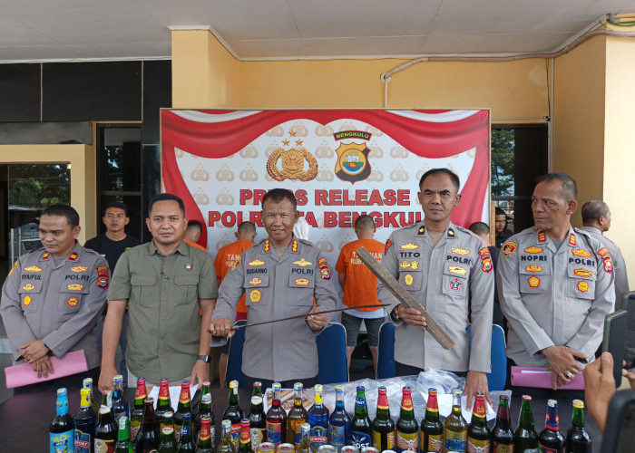 23 Pelaku Diciduk, Ribuan Liter Tuak Dimusnahkan dalam Operasi Pekat Polresta Bengkulu