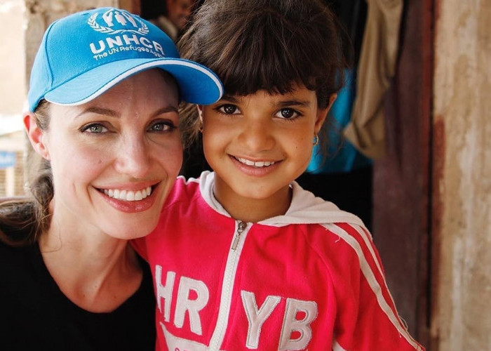 Angelina Jolie Ungkap Kehancuran Gaza dari Citra Satelit, John Herdman Serukan Bantuan Palestina