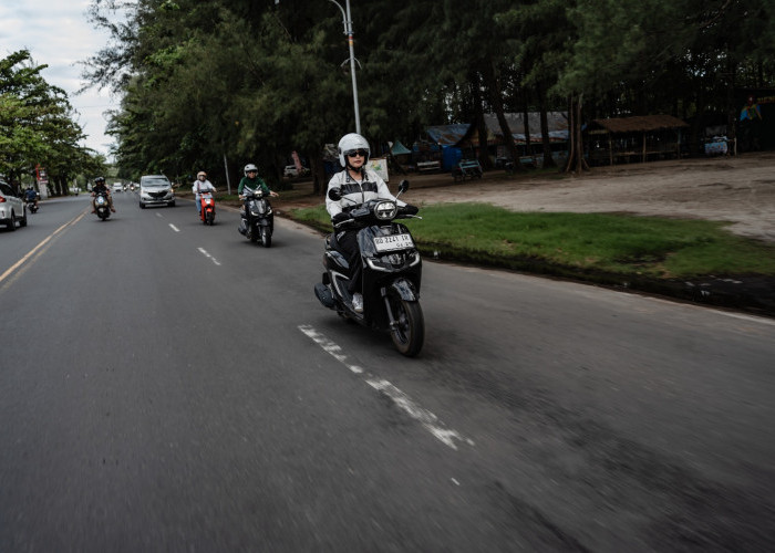 Hadapi Jalan Rusak dan Licin, Astra Motor Bengkulu Bagikan Tips #Cari_Aman untuk Pengendara