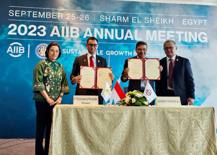 Di Sharm El-Sheikh, PLN Teken Kerja Sama Pendanaan Transisi Energi Bersama AIIB dan PT SMI