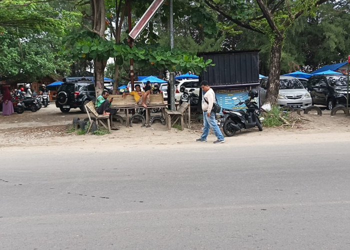 ?Pejalan Kaki Tewas Usai Ditabrak Avanza Biru di Pantai Panjang, Pengemudi Kabur  ?