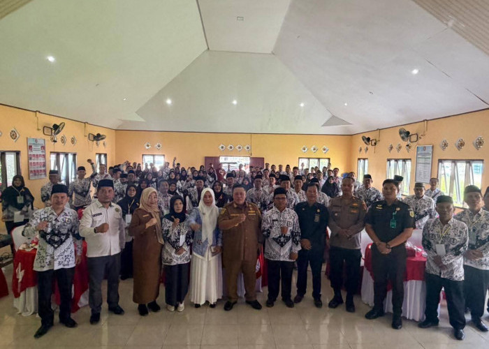 Buka Konkerkab PGRI Mukomuko, Bupati Choirul Huda Tegaskan Komitmen Tingkatkan Kesejahteraan Guru