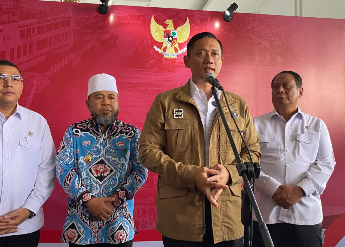 AHY Pimpin Rapat Evaluasi Penanganan Alur Pelabuhan Pulau Baai di Bengkulu