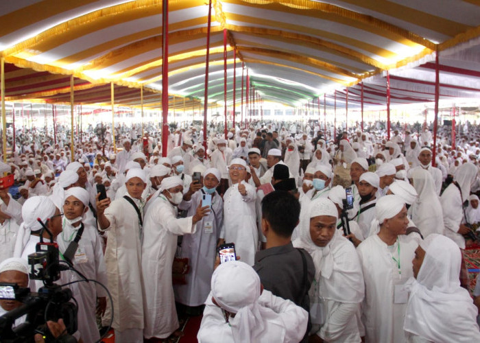 Belasan Ribu Jamaah Hadiri Zikir Akbar Nasional Thoriqoh Naqsabandiyah di Kabupaten Bengkulu Selatan