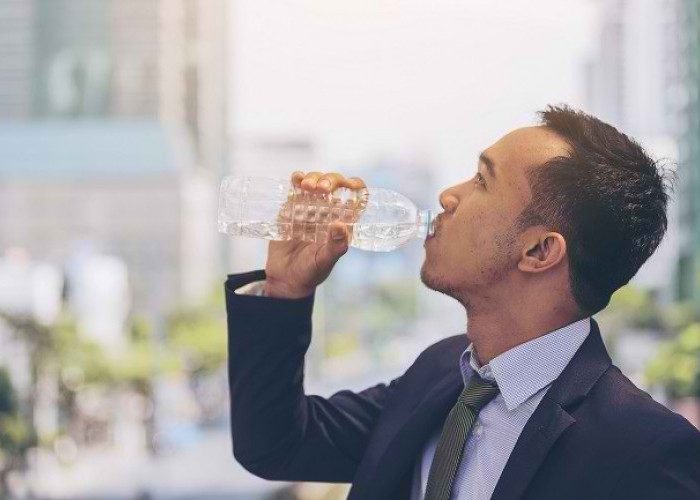 Bukan Segel Plastik! Ini Dia Kriteria Botol Minuman yang Aman dan Sehat