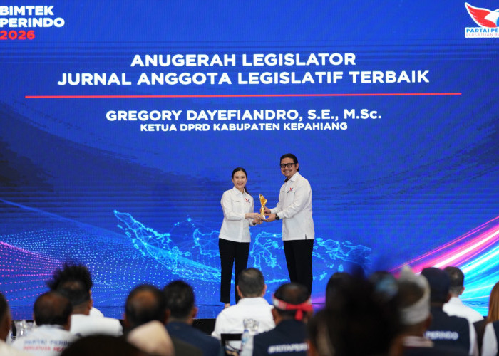 Apresiasi Kerja Nyata, Angela Tanoesoedibjo Beri Penghargaan Kepada Ketua DPRD Kepahiang Gregory Dayefiandro