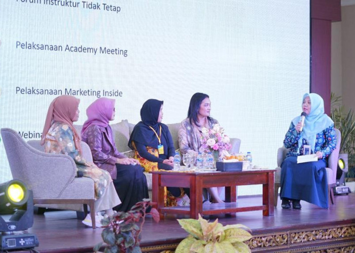 Direktur Keuangan PLN, Sinthya Roesly, Coaching Langsung Para Srikandi PLN Group Se-Kota Palembang