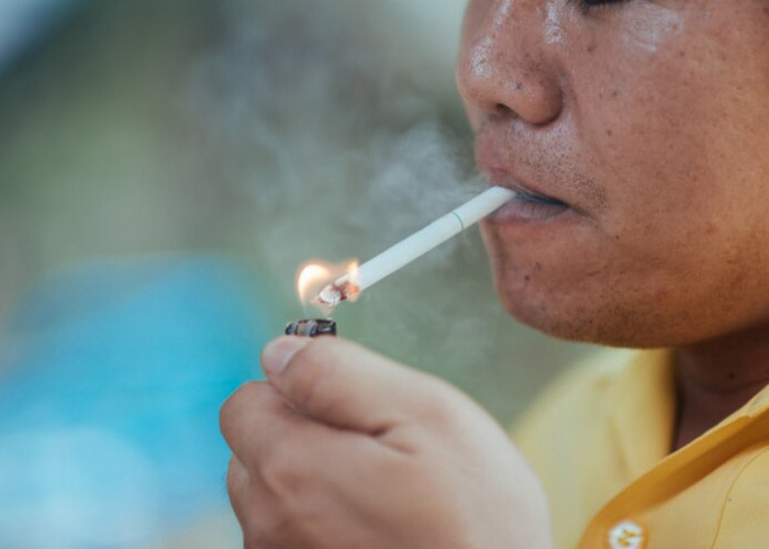 Sering Diabaikan Kaum Pria, Berikut Dampak Langsung Merokok Saat Berbuka 