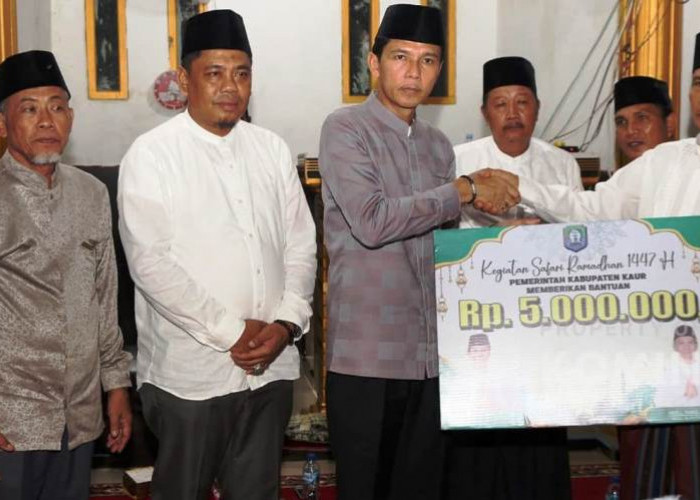 Safari Ramadan di Kinal, Bupati Kaur Sinkronkan Program Bibit Sawit dan Perda Ternak