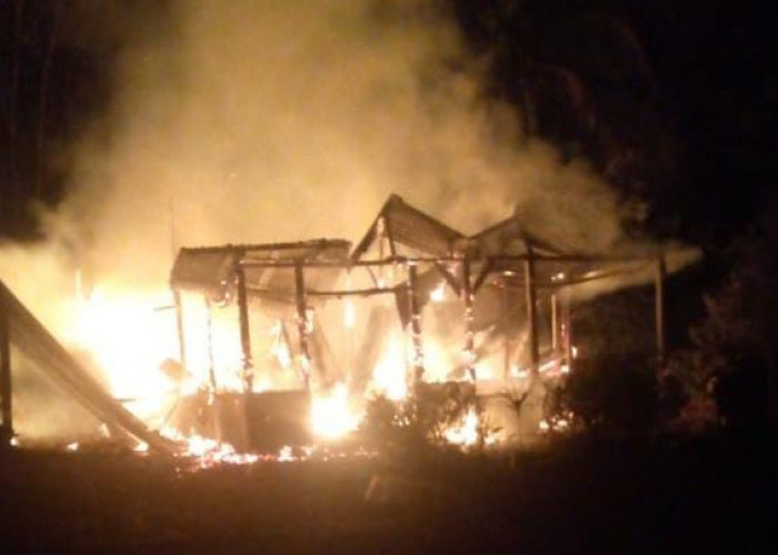 Rumah Warga di Trans Lapindo  Bengkulu Utara Hangus Terbakar 