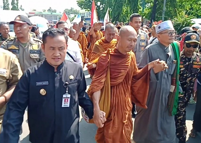 Rombongan Biksu Thailand Tiba di Pemalang, Sudah Dekat ke Candi Borobudur