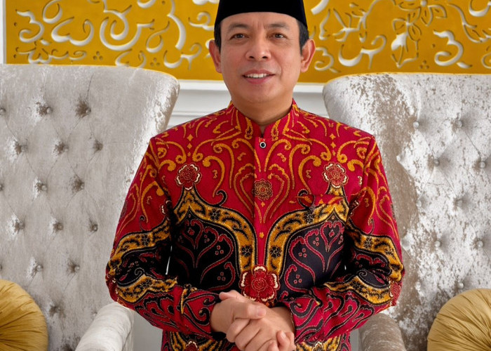 Jemaah Haji Kota Bengkulu Dapat Seragam Batik Besurek, Wali Kota Tekankan Kekompakan di Tanah Suci